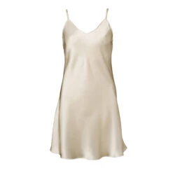 KORT SILKE NATTKJOLE TYNNE STROPPER - BEIGE -Undertoy Salgsbutikk 2284898 lady avenue kort silke nattkjole