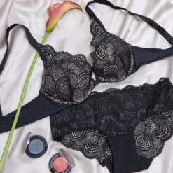 Wonderbra REFINED GLAMOUR BH M/BØYLE VATTERT - SVART -Undertoy Salgsbutikk 3590741 bh mboyle vattert