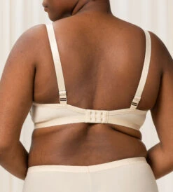 Triumph AURA SPOLIGHT W BH UTEN VATTERING - OFF WHITE -Undertoy Salgsbutikk 3942377 aura spolight w bh uten vattering off white