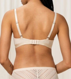 Triumph AURA SPOLIGHT W BH UTEN VATTERING - OFF WHITE -Undertoy Salgsbutikk 3942378 aura spolight w bh uten vattering off white