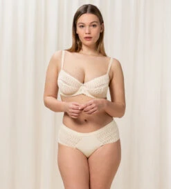 Triumph AURA SPOTLIGHT MAXI TRUSE - OFF WHITE -Undertoy Salgsbutikk 3942435 aura spotlight maxi truse off white