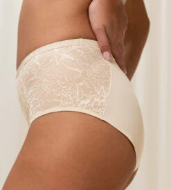 Triumph AMOURETTE CHARM MAXI TRUSE - OFF WHITE -Undertoy Salgsbutikk 3942854 amourette charm maxi truse off white