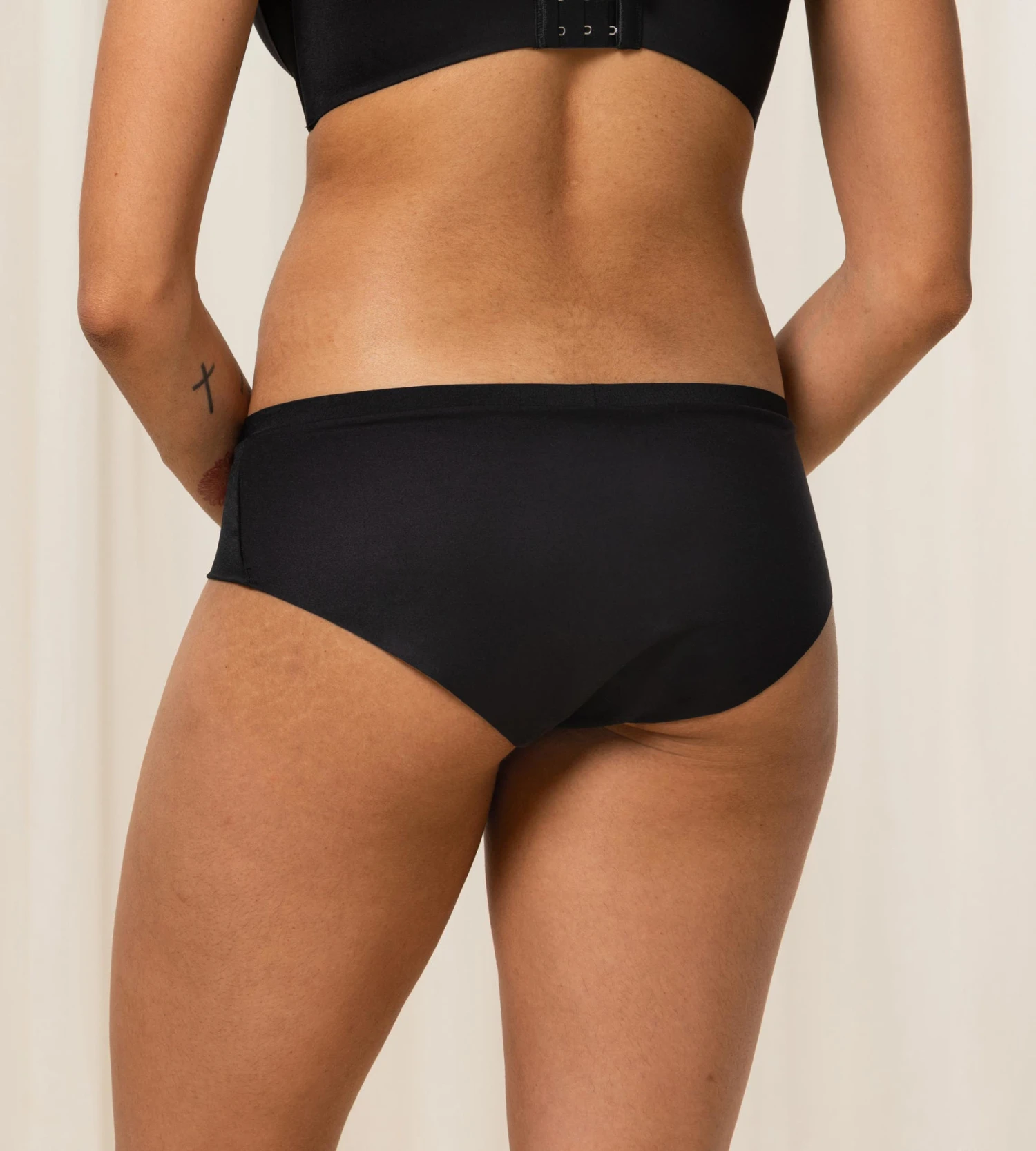 Triumph BODY MAKE-UP SOFT TOUCH HIPSTER TRUSE - SVART 4 Triumph BODY MAKE-UP SOFT TOUCH HIPSTER TRUSE - SVART - Bilde 2