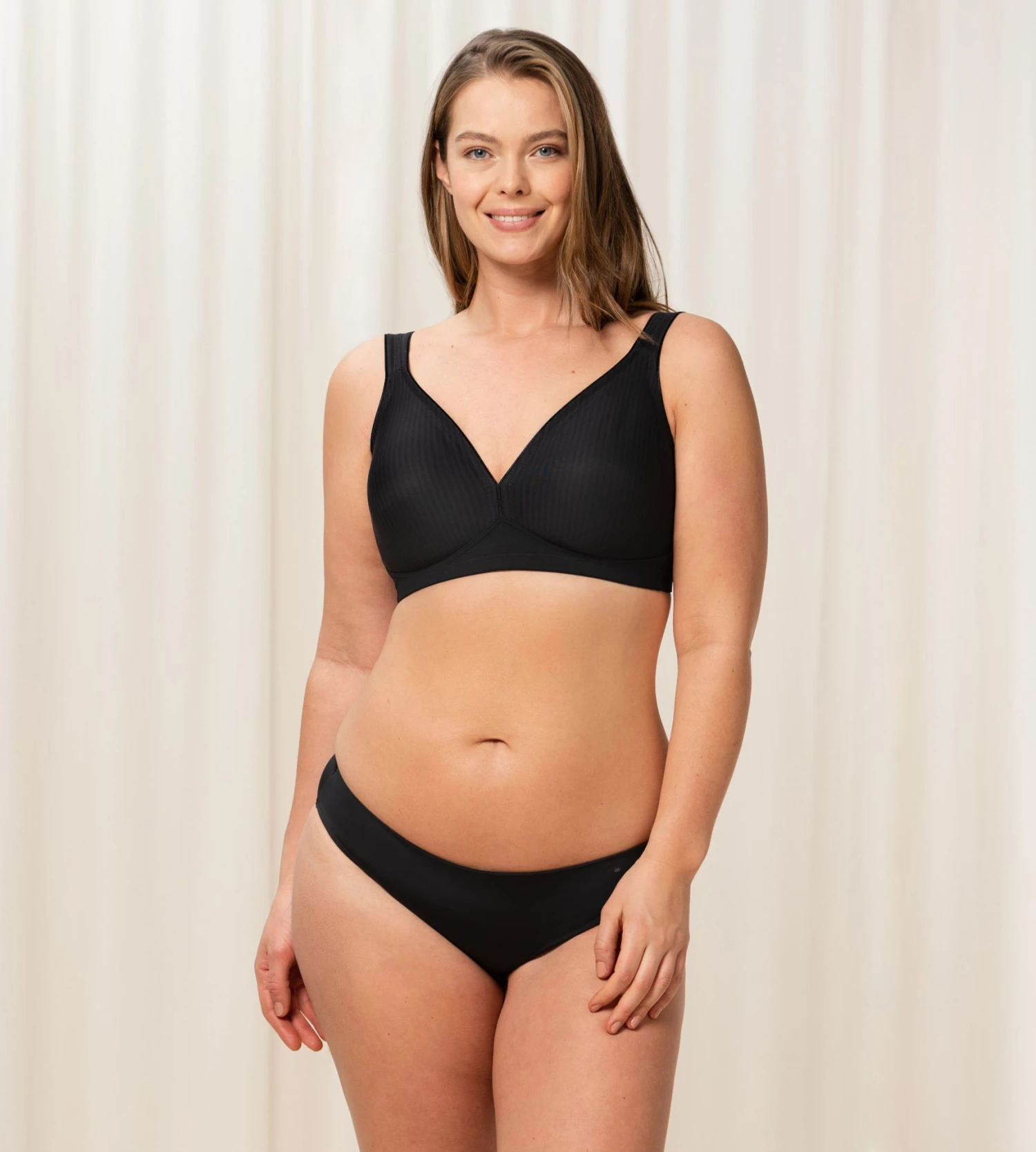 Triumph MODERN SOFT COTTON N BH UTEN SPILER - SVART 6 Triumph MODERN SOFT COTTON N BH UTEN SPILER - SVART - Bilde 4