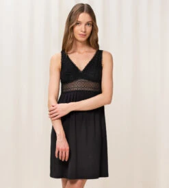 Triumph AURA NATTKJOLE - SVART -Undertoy Salgsbutikk 3943142 aura nattkjole svart