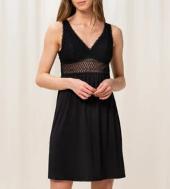 Triumph AURA NATTKJOLE - SVART