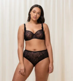 Triumph AMOURETTE CHARM WHP BH MED VATTERING - SVART -Undertoy Salgsbutikk 3943340 amourette charm whp bh med vattering svart