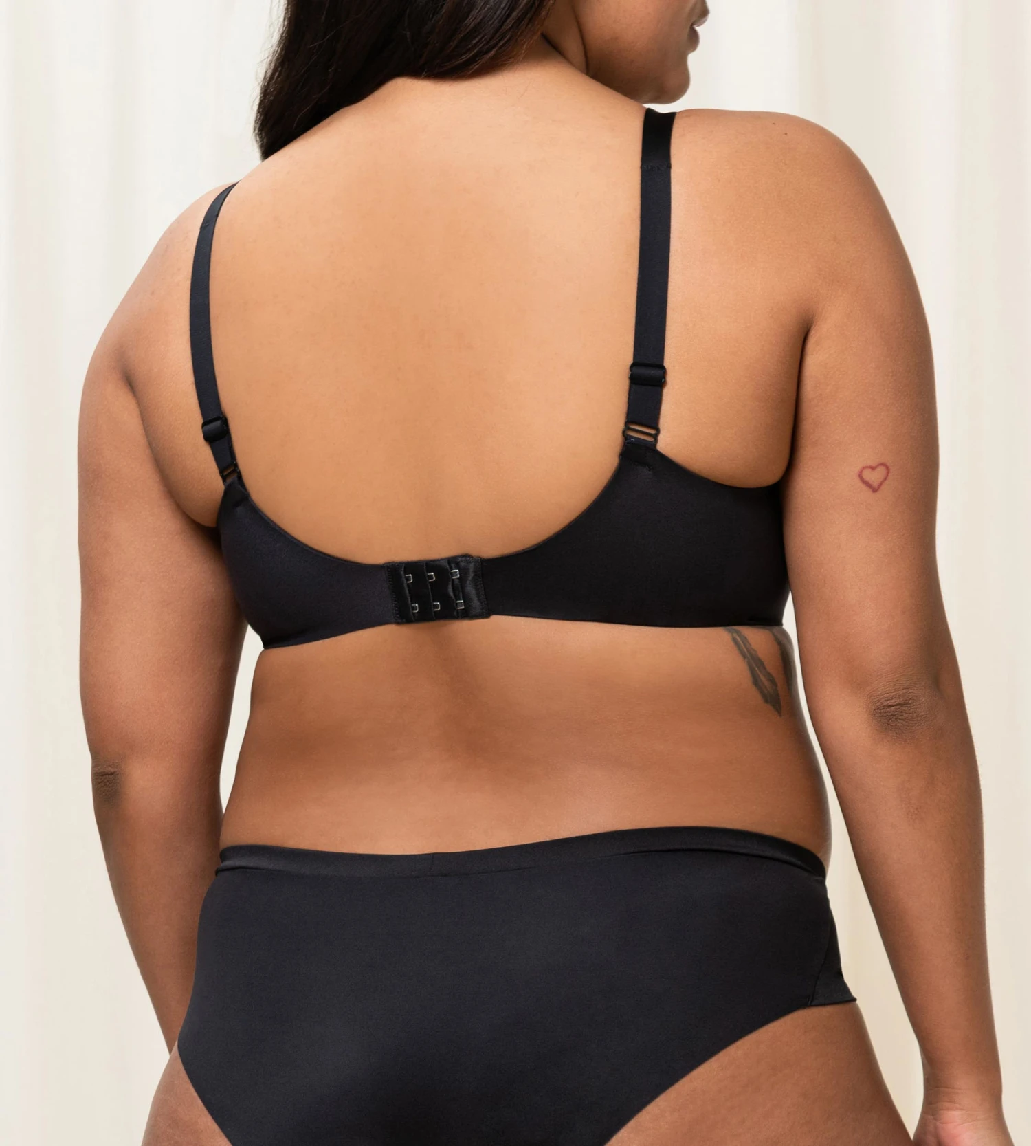 Triumph BODY MAKE-UP SOFT TOUCH VATTERT BH - SVART 4 Triumph BODY MAKE-UP SOFT TOUCH VATTERT BH - SVART - Bilde 2