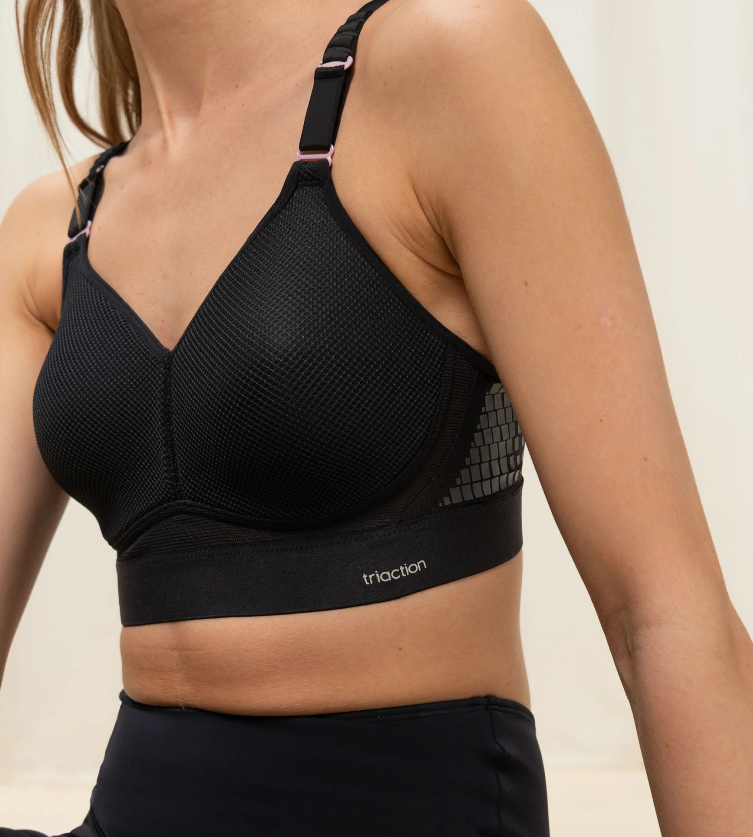 Triumph TRIACTION SPORTS-BH HYBRID LITE P UTEN SPILER - SVART 5 Triumph TRIACTION SPORTS-BH HYBRID LITE P UTEN SPILER - SVART - Bilde 3