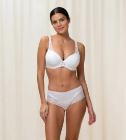 Triumph AMOURETTE SPOTLIGHT BH - HVIT -Undertoy Salgsbutikk 3945155 amourette spotlight bh hvit
