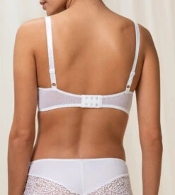 Triumph AMOURETTE SPOTLIGHT BH - HVIT -Undertoy Salgsbutikk 3945158 amourette spotlight bh hvit