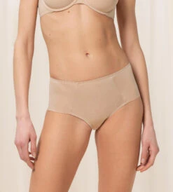 Triumph ESSENTIAL MINIMIZER HIPSTER TRUSE - BEIGE