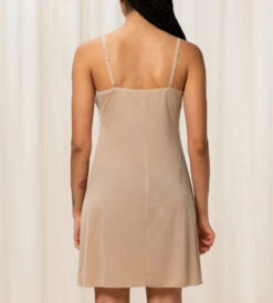 Triumph BODY MAKE-UP DRESS UNDERKJOLE - BEIGE -Undertoy Salgsbutikk 3945199 body make up dress underkjole beige