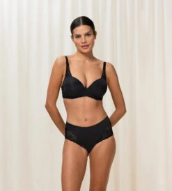 Triumph AMOURETTE SPOTLIGHT HIPSTER TRUSE - SVART 9 Triumph AMOURETTE SPOTLIGHT HIPSTER TRUSE - SVART -Undertoy Salgsbutikk 3945209 amourette spotlight hipster truse svart