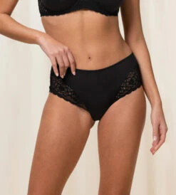 Triumph AMOURETTE SPOTLIGHT HIPSTER TRUSE - SVART
