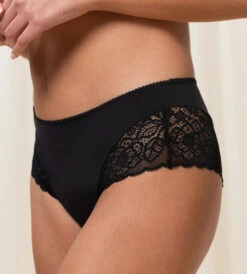 Triumph AMOURETTE SPOTLIGHT HIPSTER TRUSE - SVART 8 Triumph AMOURETTE SPOTLIGHT HIPSTER TRUSE - SVART -Undertoy Salgsbutikk 3945212 amourette spotlight hipster truse svart