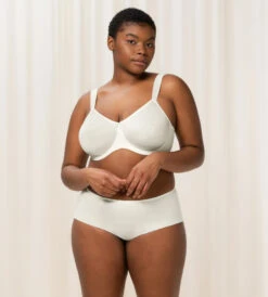 Triumph ESSENTIAL MINIMIZER HIPSTER TRUSE - OFF WHITE 9 Triumph ESSENTIAL MINIMIZER HIPSTER TRUSE - OFF WHITE -Undertoy Salgsbutikk 3945421 essential minimizer hipster truse off white