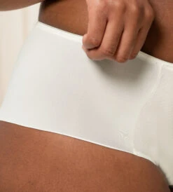 Triumph ESSENTIAL MINIMIZER HIPSTER TRUSE - OFF WHITE 8 Triumph ESSENTIAL MINIMIZER HIPSTER TRUSE - OFF WHITE -Undertoy Salgsbutikk 3945424 essential minimizer hipster truse off white