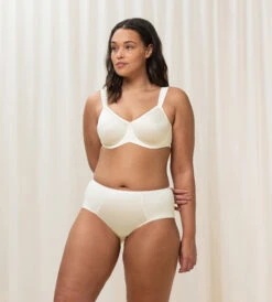 Triumph ESSENTIAL MINIMIZER BH - OFF WHITE -Undertoy Salgsbutikk 3945547 essential minimizer bh off white
