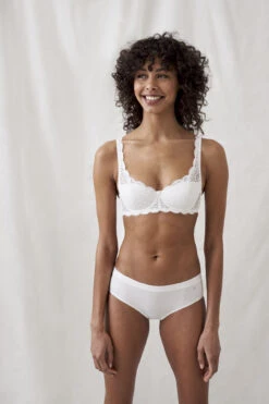 Triumph AMOURETTE 300 WHP BH MED VATTERING - HVIT 11 Triumph AMOURETTE 300 WHP BH MED VATTERING - HVIT -Undertoy Salgsbutikk 3950977 amourette 300 whp bh med vattering hvit