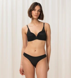 Triumph AURA SPOTLIGHT STRING - SVART 7 Triumph AURA SPOTLIGHT STRING - SVART -Undertoy Salgsbutikk 4112957 aura spotlight string svart