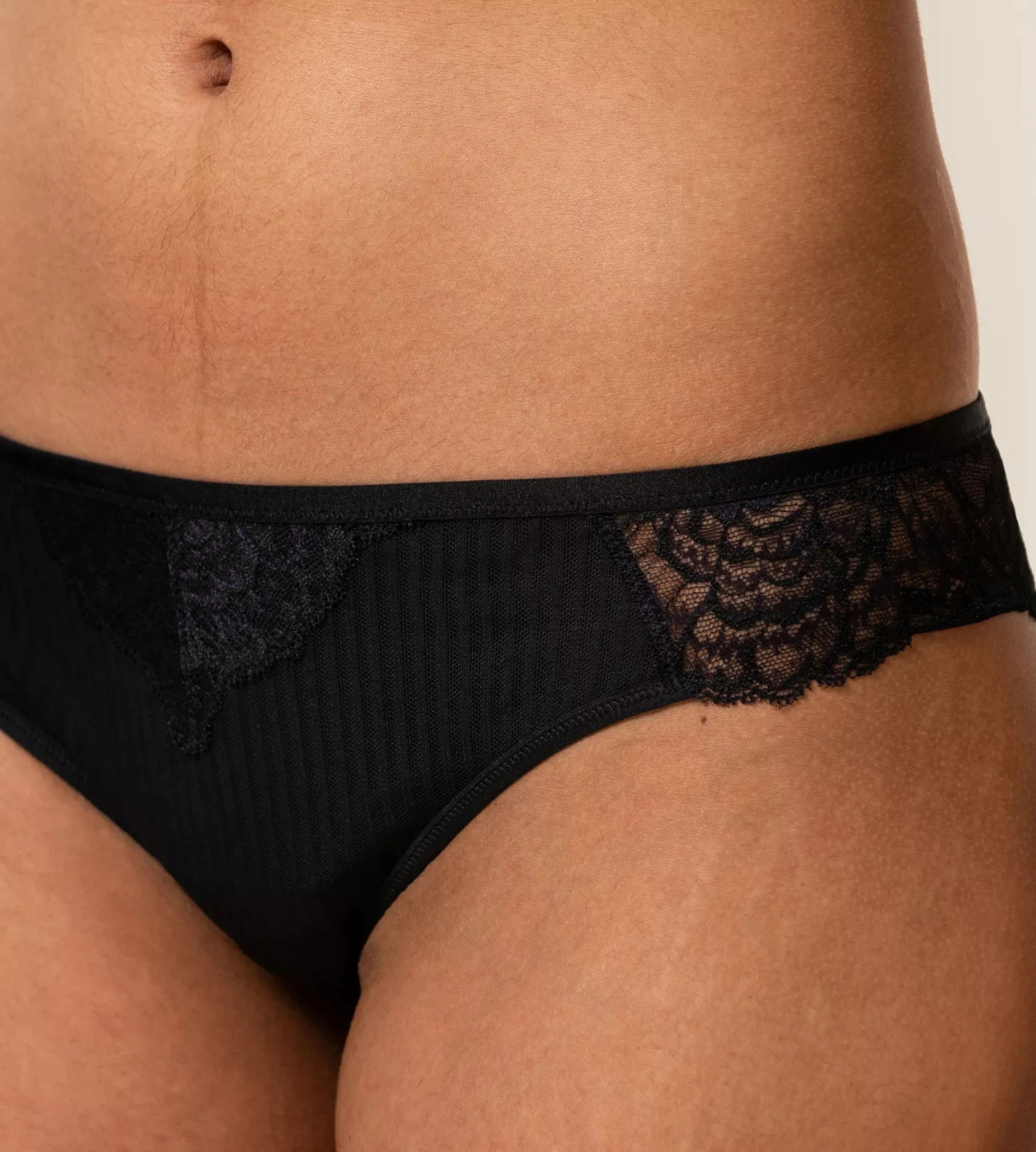 Triumph PEONY FLORALE BRAZILIAN - SVART 5 Triumph PEONY FLORALE BRAZILIAN - SVART - Bilde 3