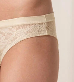 Triumph SMART DECO BRAZILIAN TRUSE - KREM HVIT -Undertoy Salgsbutikk 4200463 smart deco brazilian truse krem hvit