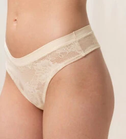 Triumph SMART DECO STRING TRUSE - KREM HVIT -Undertoy Salgsbutikk 4200498 smart deco string truse krem hvit