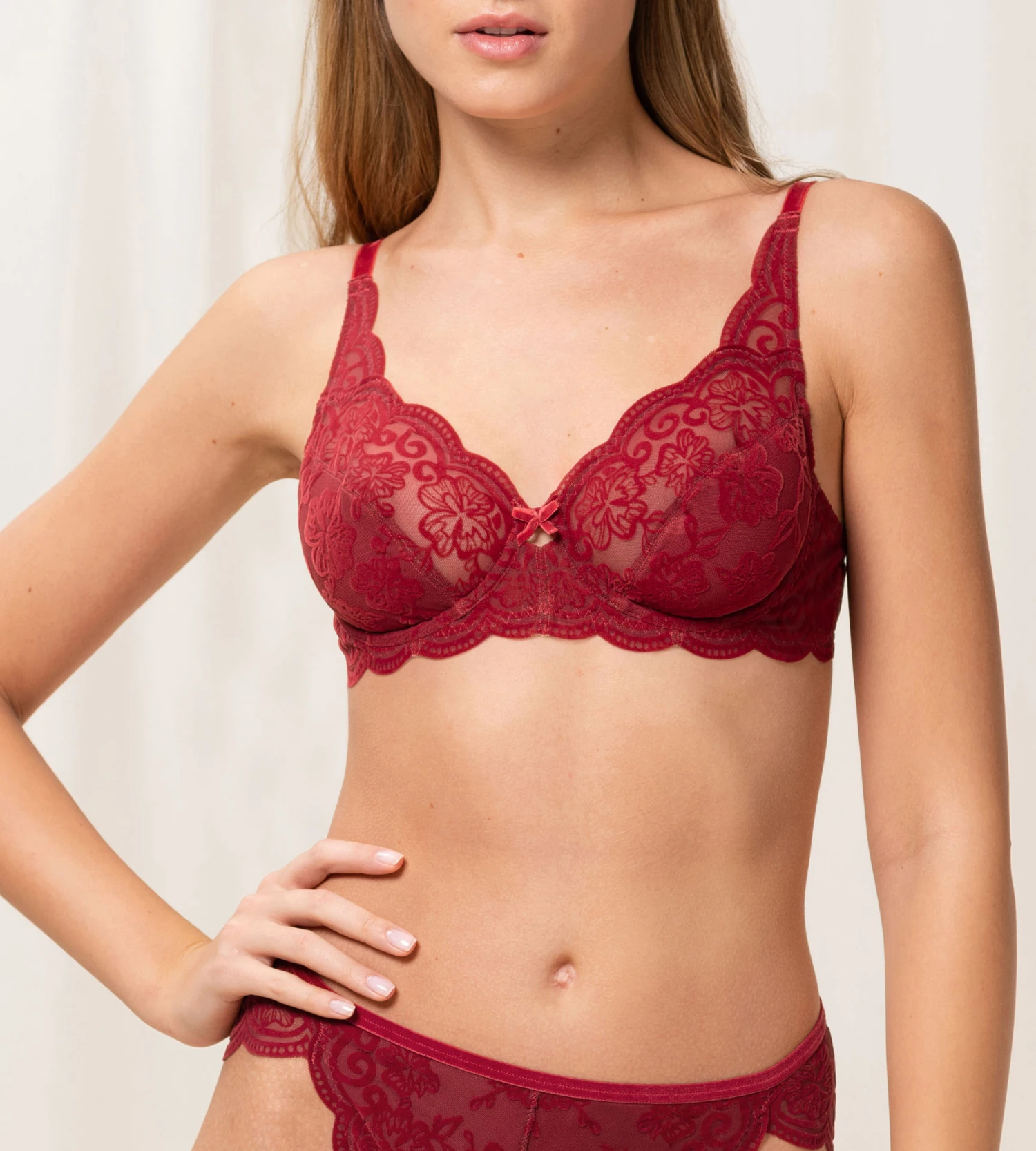 Triumph AMOURETTE ROCOCO W - RØD 3 Triumph AMOURETTE ROCOCO W - RØD