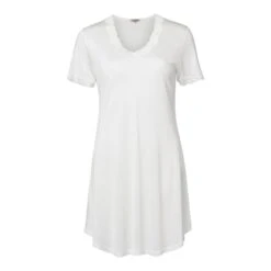 PURE SILK NATTKJOLE KORT ARM MED BLONDE - HVIT -Undertoy Salgsbutikk 4747527 pure silk nattkjole kort arm med blonde hvit