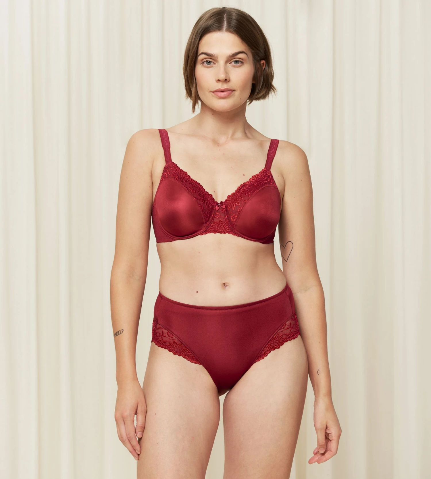 Triumph LADYFORM MAXI TRUSE - RØD 6 Triumph LADYFORM MAXI TRUSE - RØD - Bilde 4