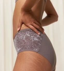 Triumph AMOURETTE CHARM MAXI TRUSE - BRUN -Undertoy Salgsbutikk 5075145 amourette charm maxi truse brun