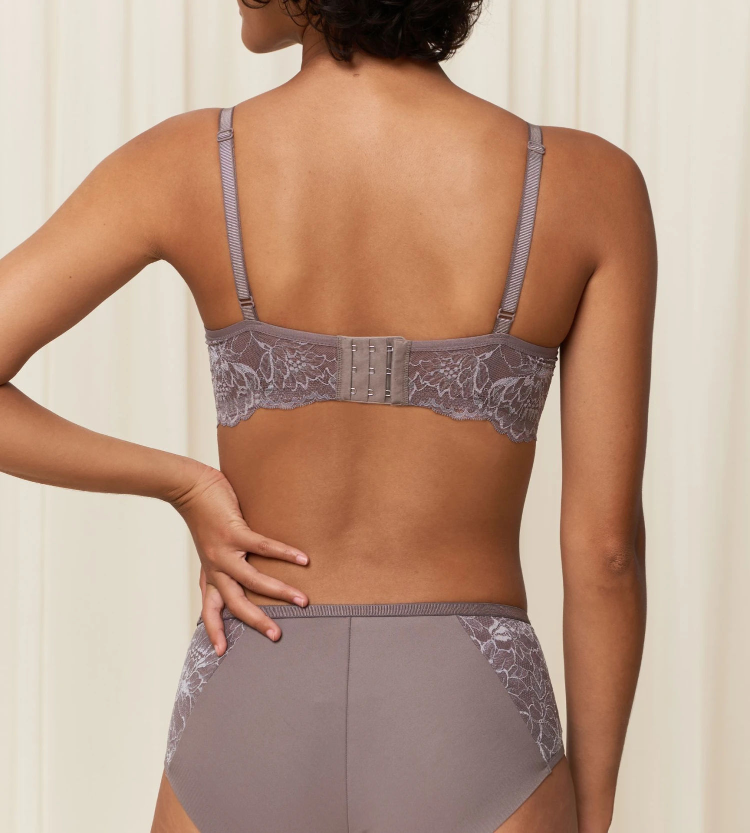 Triumph AMOURETTE CHARM N SPILELØS BH - BRUN 4 Triumph AMOURETTE CHARM N SPILELØS BH - BRUN - Bilde 2