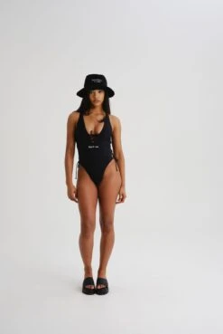 Juicy Couture ETHEL BADEDRAKT MED DETALJER - SVART -Undertoy Salgsbutikk 5409732 ethel badedrakt med detaljer svart